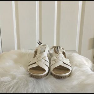 White sandals by Aerosoles